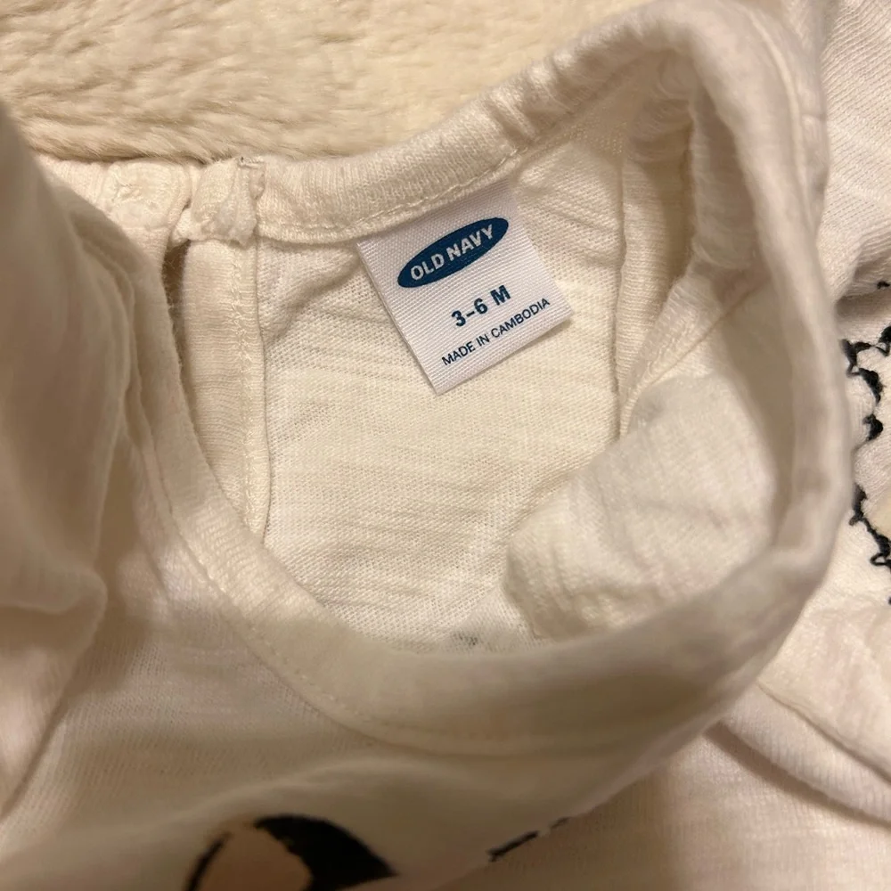 Lot of 4 Two-Piece Outfits for Baby - Size 3-6M